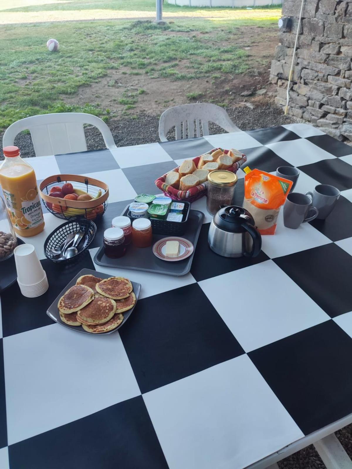 La Billardiere Camping A La Ferme Le Menil-Ciboult エクステリア 写真